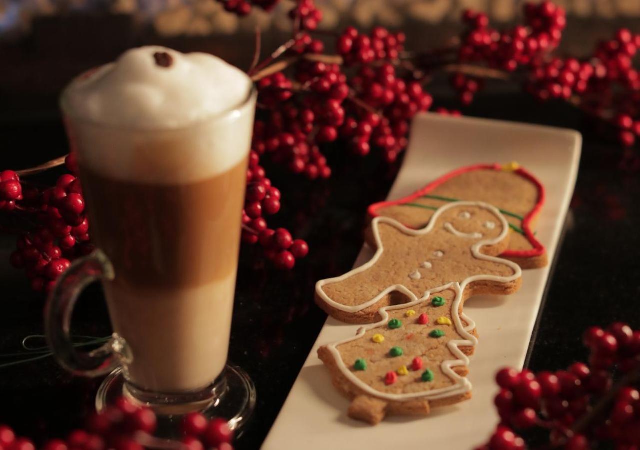 Gefinor Rotana - Beirut Hotel Exterior photo Gingerbread cookies