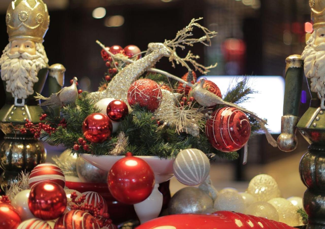 Gefinor Rotana - Beirut Hotel Exterior photo Christmas ornaments