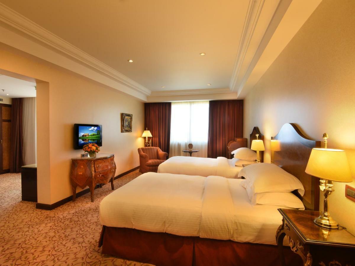 Gefinor Rotana - Beirut Hotel Exterior photo A room at the hotel