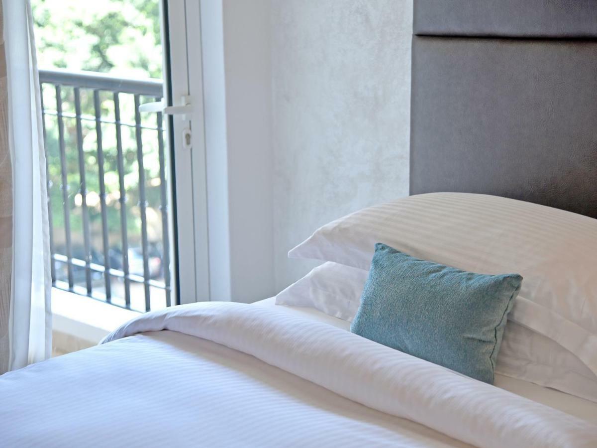 Gefinor Rotana - Beirut Hotel Exterior photo A bedroom at the hotel