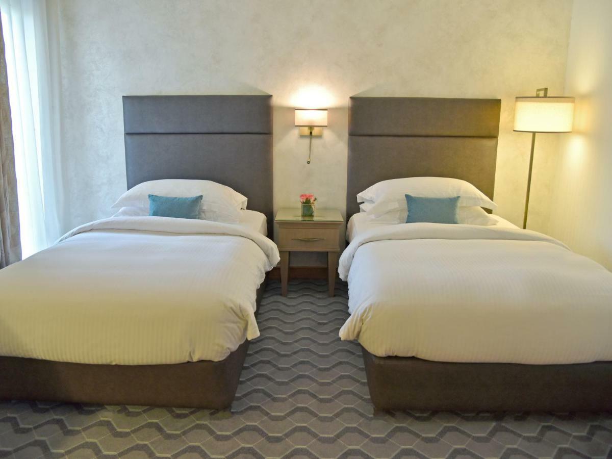 Gefinor Rotana - Beirut Hotel Exterior photo A room at the hotel