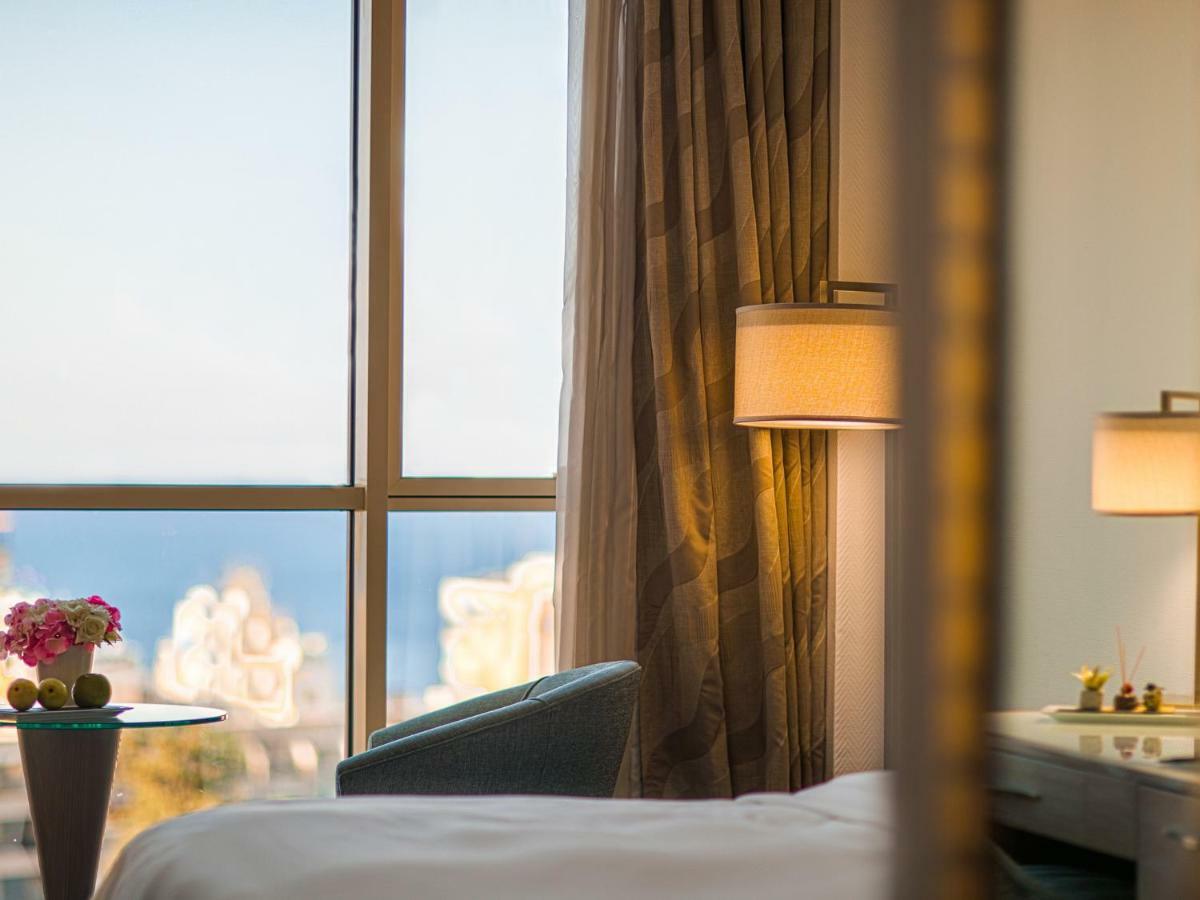 Gefinor Rotana - Beirut Hotel Exterior photo A guest room at the hotel