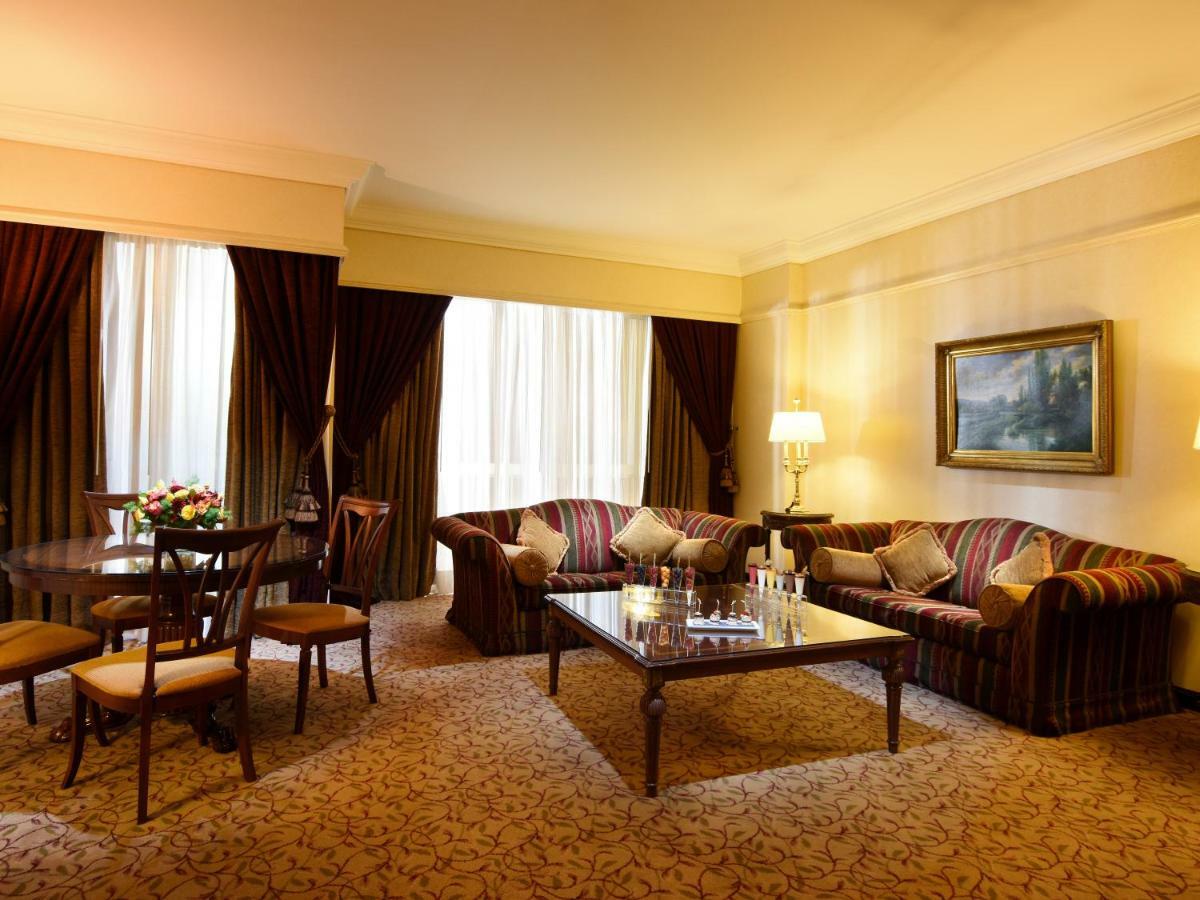 Gefinor Rotana - Beirut Hotel Exterior photo A suite at the Grand Hotel