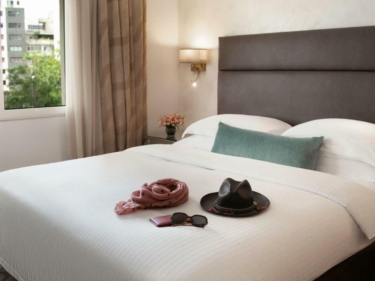 Gefinor Rotana - Beirut Hotel Exterior photo A bedroom at the hotel